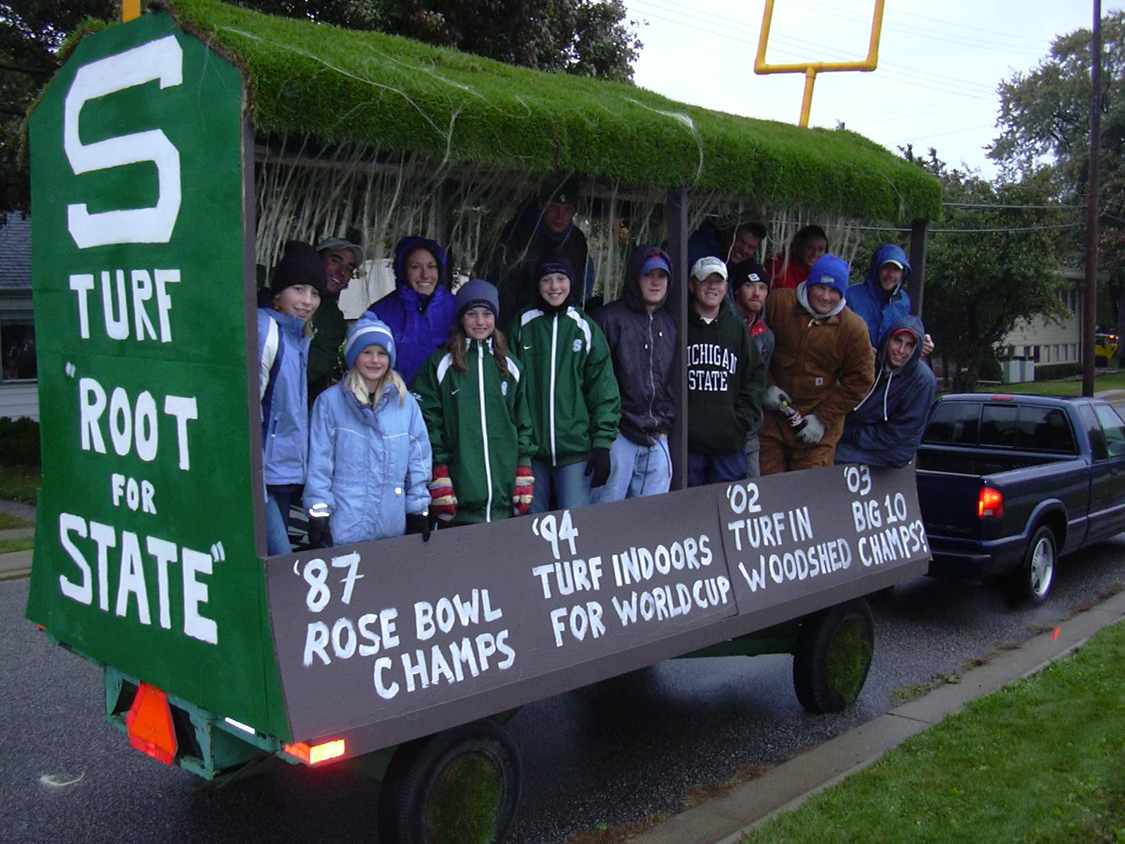 2003 HC Float +Class